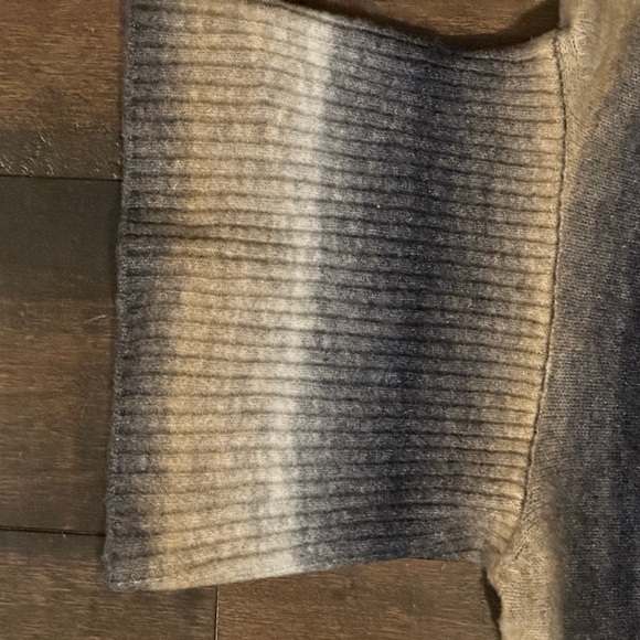 LOFT dolman sleeve Sweater - Picture 2 of 4